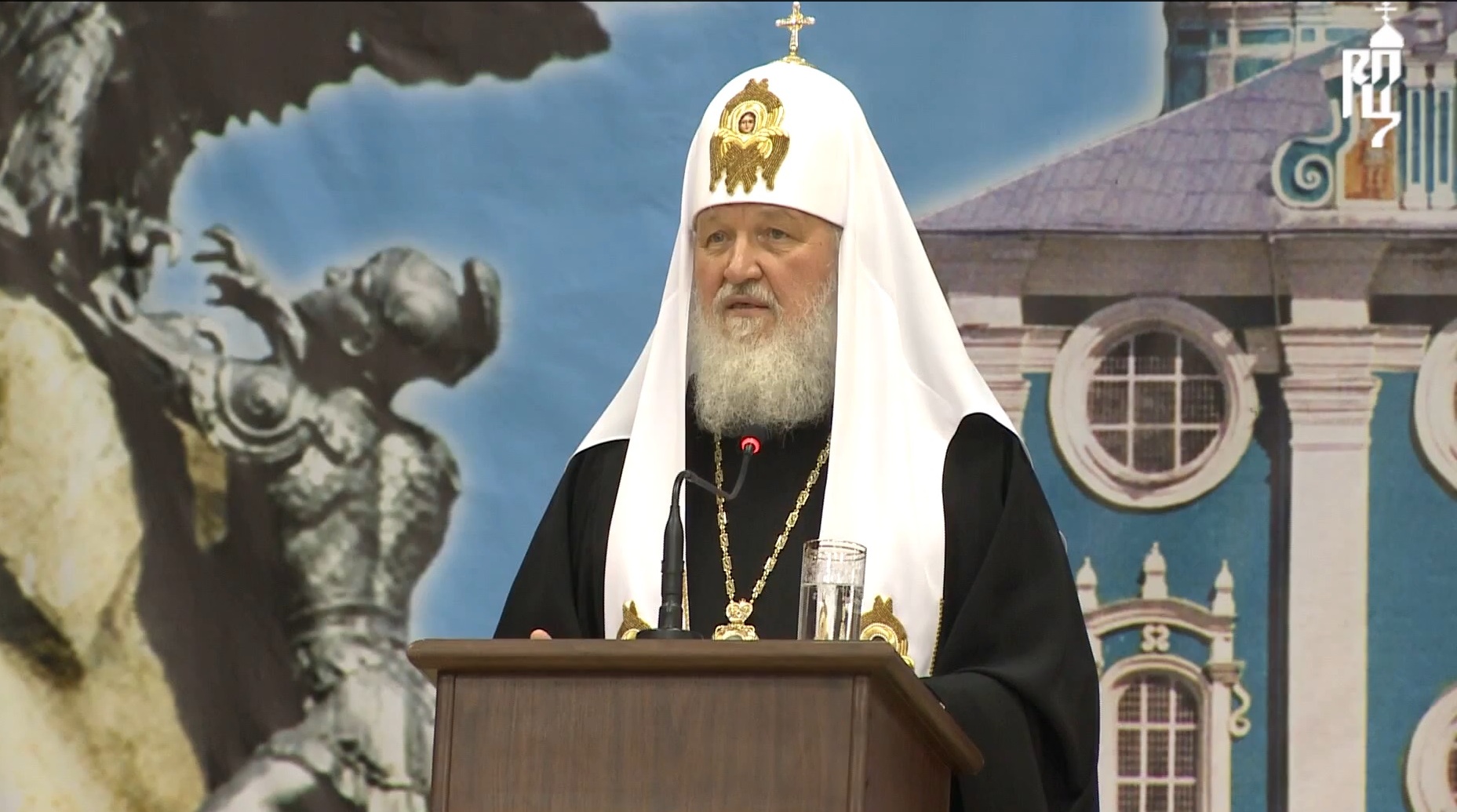 Патриарх Кирилл: «Любовь возвышает нас над природным миром, делает небожителями»